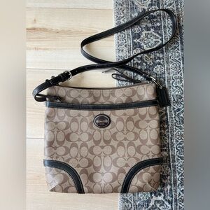 Peyton Signature Coach crossbody